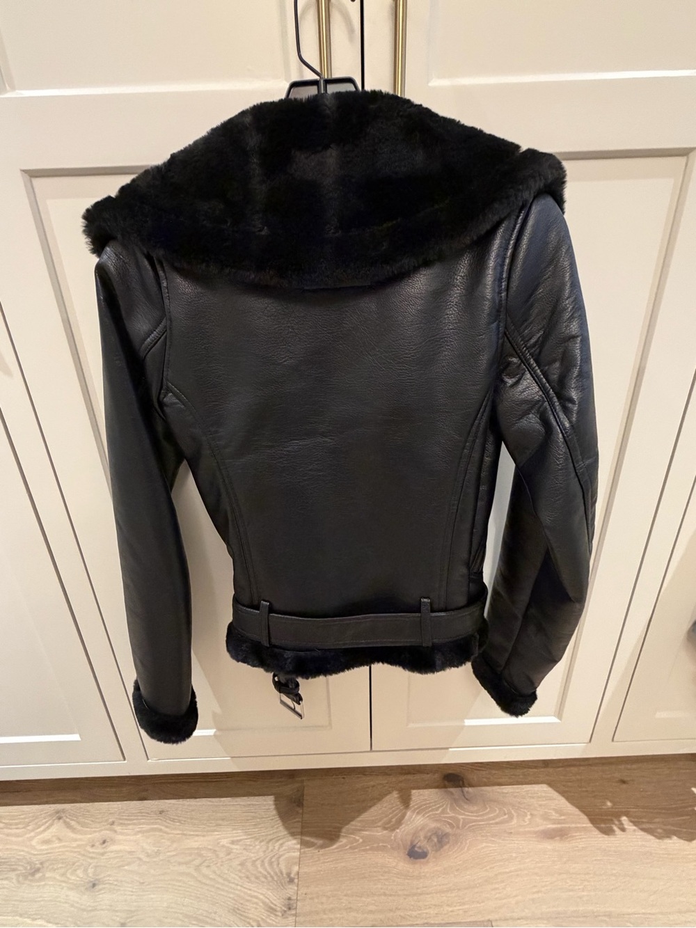 Abercrombie & Fitch Black Faux-Leather Shearling Moto Jacket - Women - Picture 4 of 10
